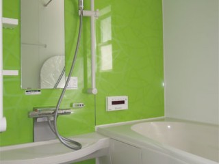 グリーンパネル浴室